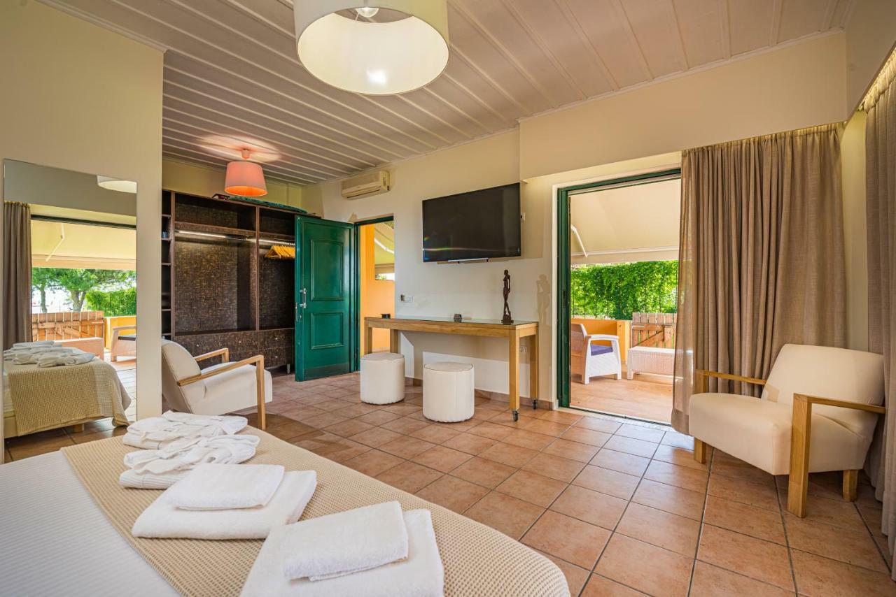 Ammos Sea Front Rooms - Adults Only วาซิลิคอส ภายนอก รูปภาพ